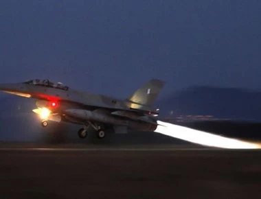 F-16: Τα «γεράκια» του Αιγαίου πετούν και στο απόλυτο σκοτάδι (βίντεο)
